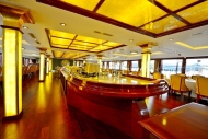 Golden Cruise Dining